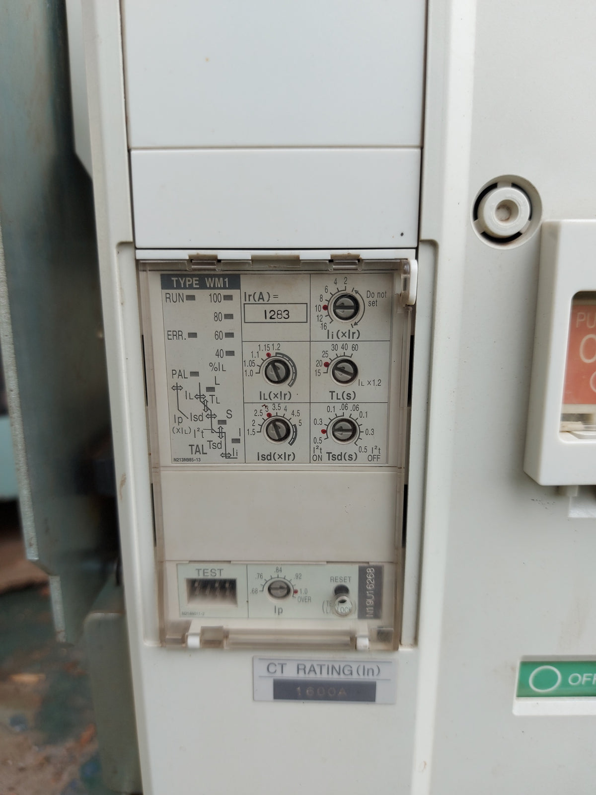 MITSUBISHI AE1600-SW LOW VOLTAGE AIR CIRCUIT BREAKER