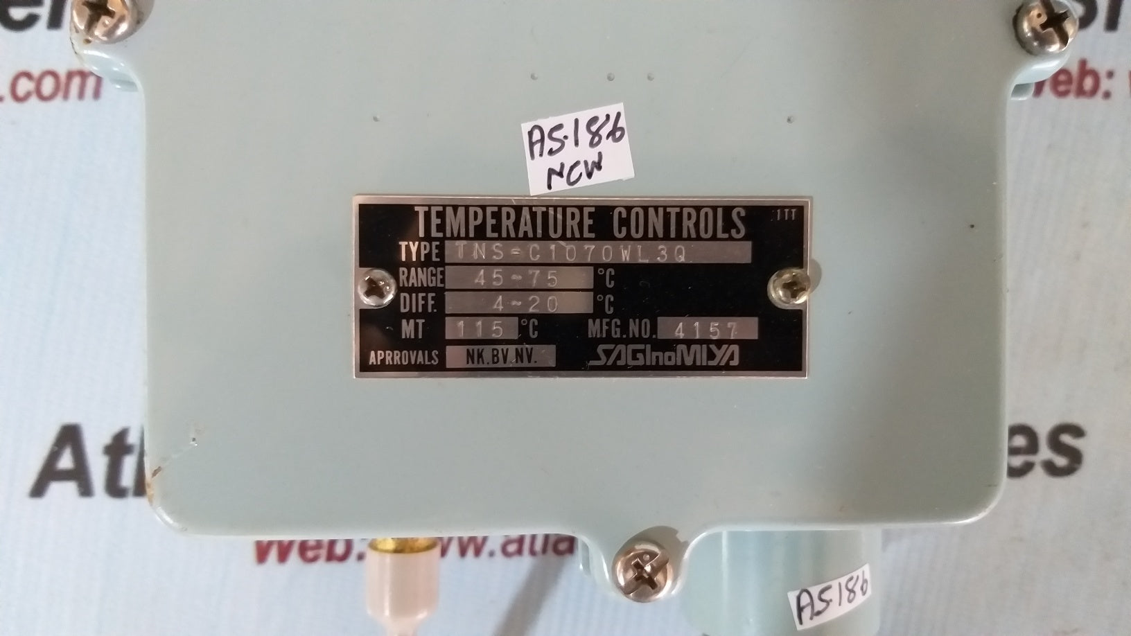 Saginomiya TNS-C1070WL3Q Temperature Controls